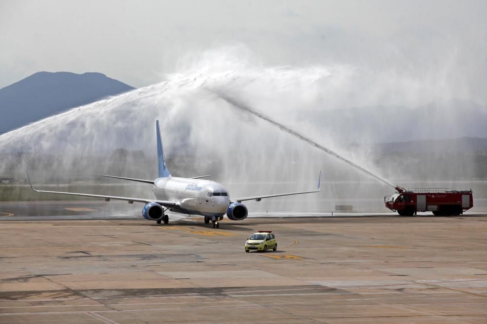 Arriba a l'aeroport el primer vol de Moscou