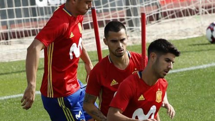 Morata, Suso y Asensio en el entrenamiento de la Selección el martes en Las Rozas.