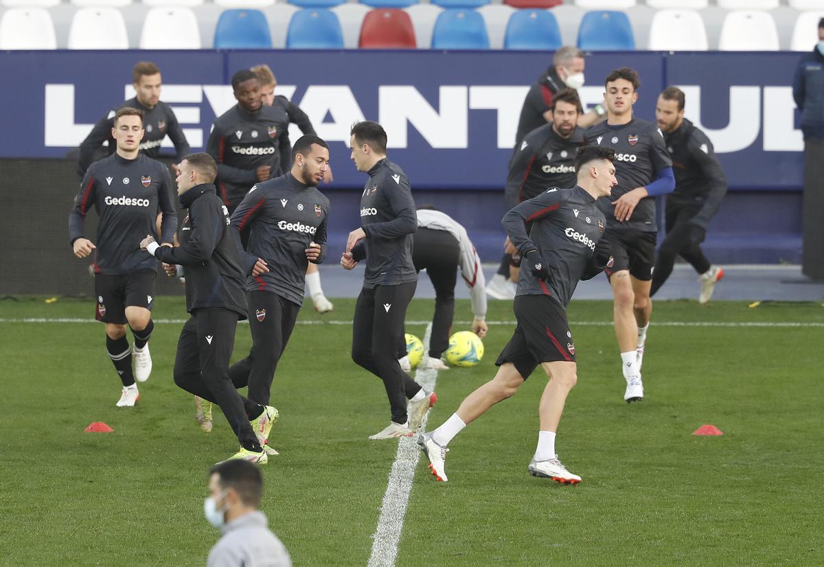 Sesión del Levante en el Ciutat antes de enfrentarse al Valencia