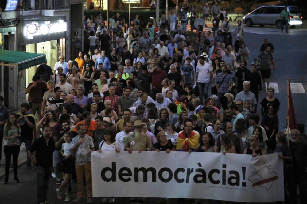 Unas 3.500 personas se manifiestan en Palma a favor del "derecho a decidir de los catalanes"