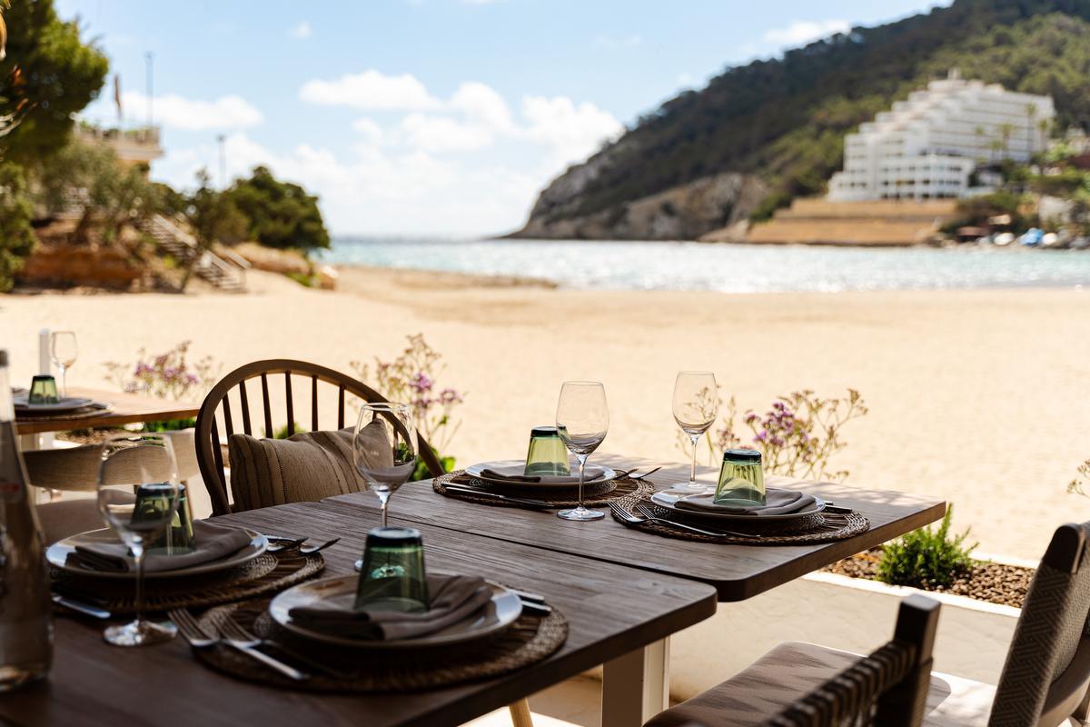 El restaurante Sonrojo está en Cala Llonga.