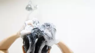 Te estás lavando mal el pelo y no lo sabías, así es como deberías hacerlo