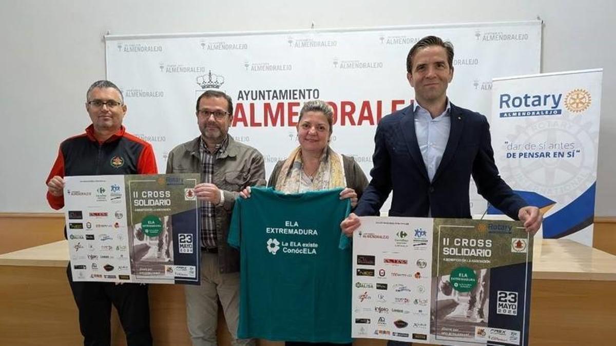 Presentación del cross solidario de Rotary Almendralejo.
