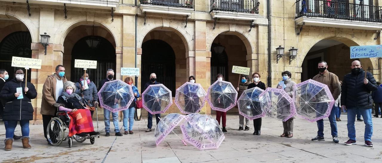 Miembros de chiari y siringomielia, este domingo, concentrados en Oviedo.