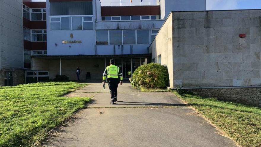 Fachada de los juzgados de Lalín, en O Regueiriño. |  // Á.G.