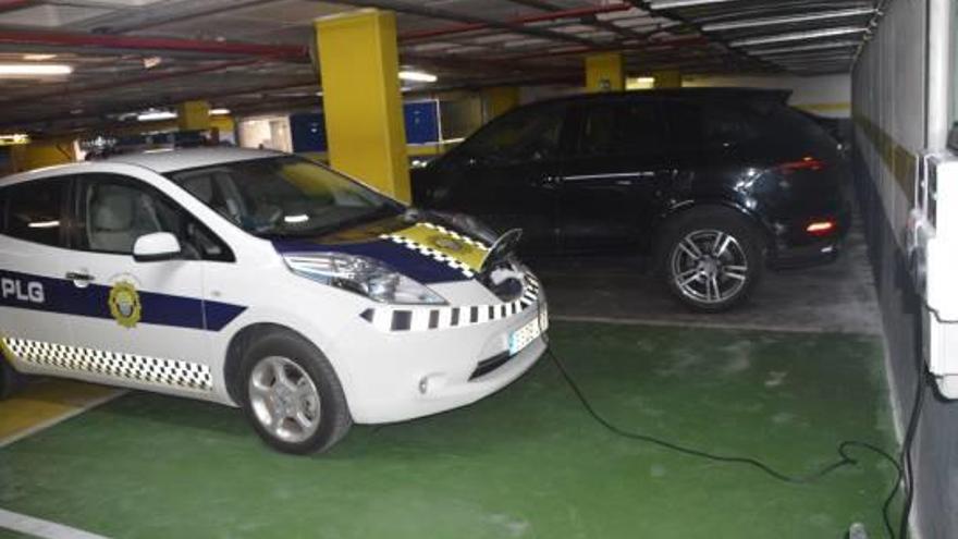 Gandia instala en el párking del Prado dos cargadores gratuitos para coches eléctricos