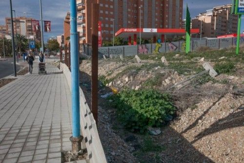 Los vecinos se unen para denunciar la «chapuza» del Acceso Sur de Alicante