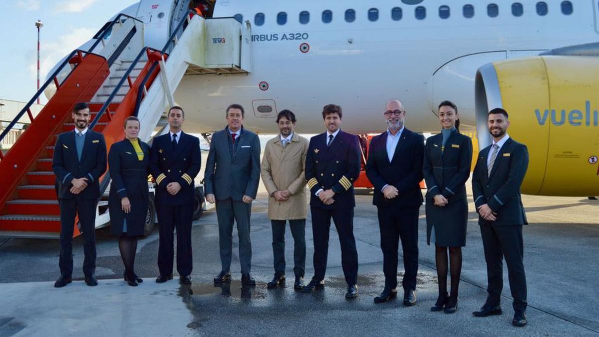 VUELO A CORUÑA - LONDRES: Vueling recupera el enlace directo con Londres  con vuelos al aeropuerto de Gatwick