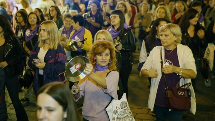 Zaragoza sale a la calle en repulsa por la agresión sexista en Delicias