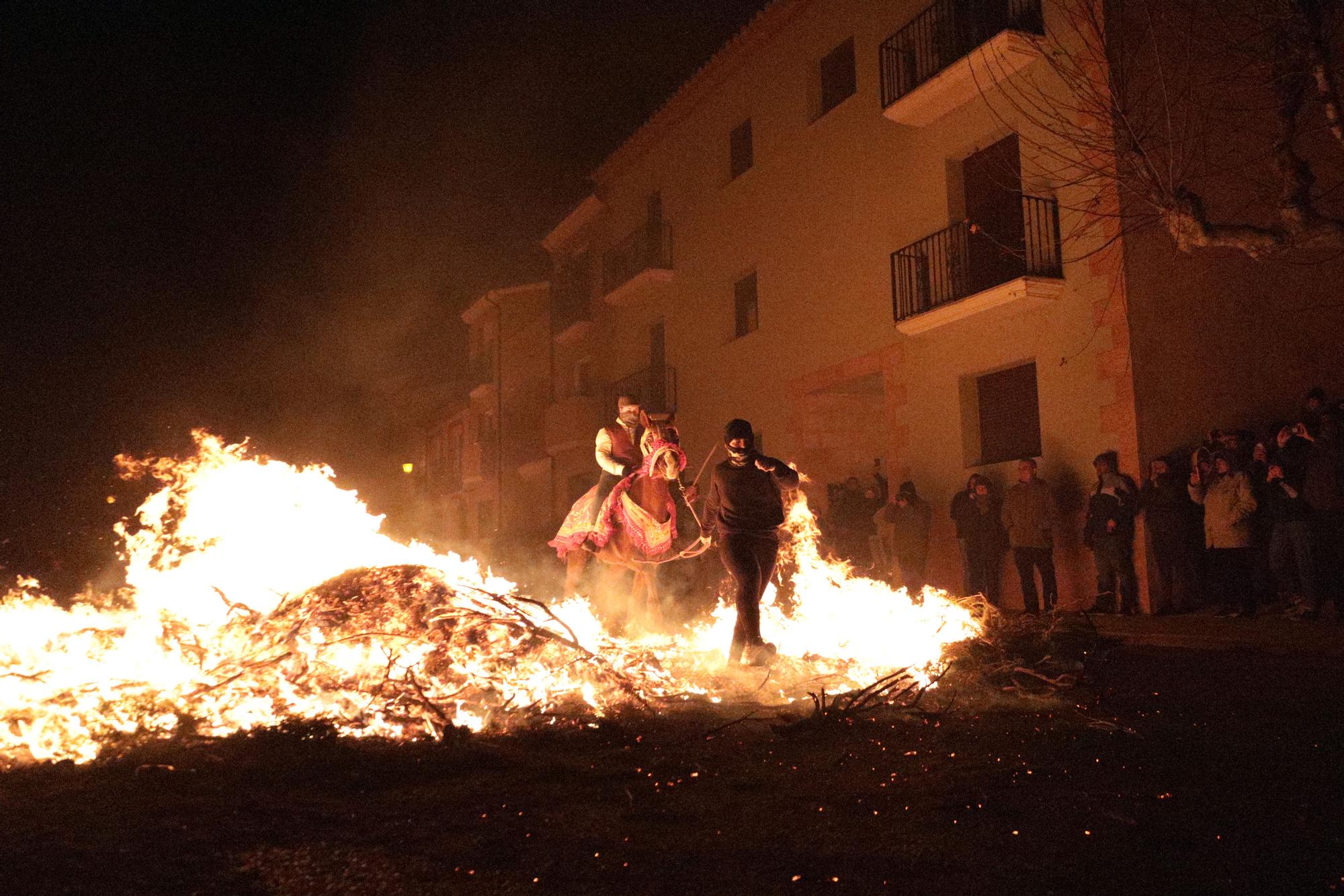 Las mejores fotos de la espectacular Matxà de Sant Antoni en Vilanova d'Alcolea