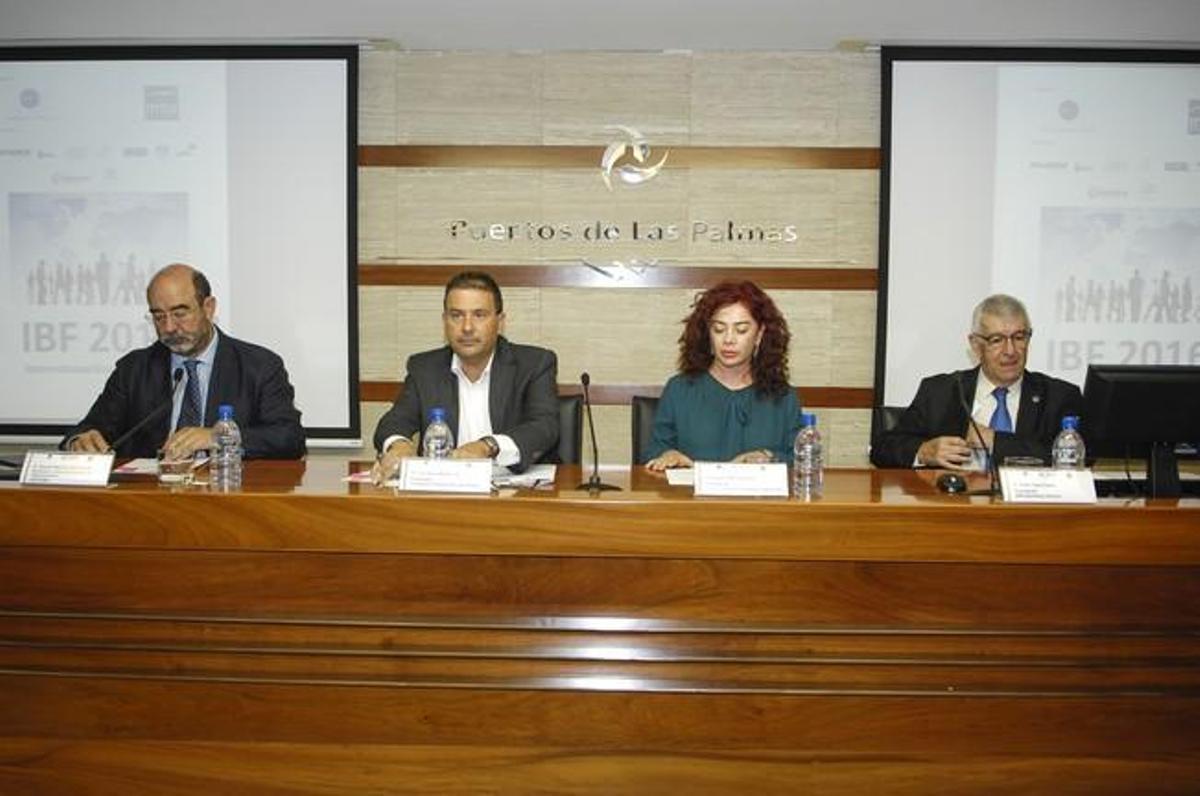 FORO DE INTERNACIONALIZACION DEL PUERTO DE LA ...