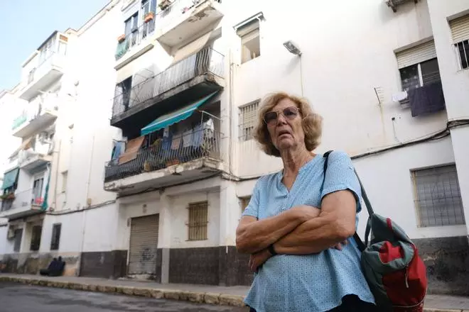 INCENDIO EN ELCHE | Las familias vuelven a sus casas para comprobar los daños