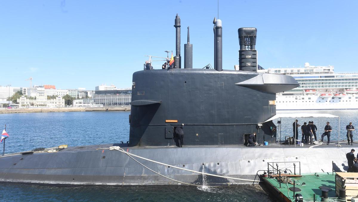 Un Submarino Un Buque De Guerra Y Dos Cruceros Visitan El Puerto De A 
