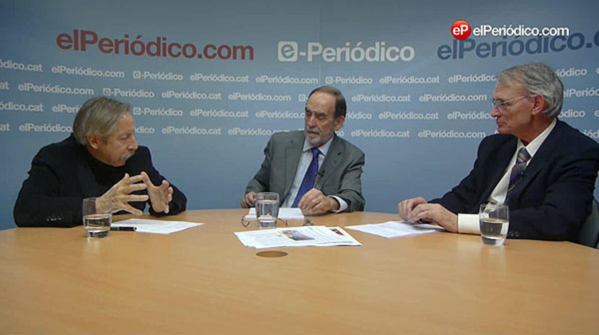 Josep-Maria Ureta modera el debat entre els catedràtics d’Economia Antón Costas i Josep Oliver. Tots tres analitzen la perspectiva econòmica per a l’any 2013.