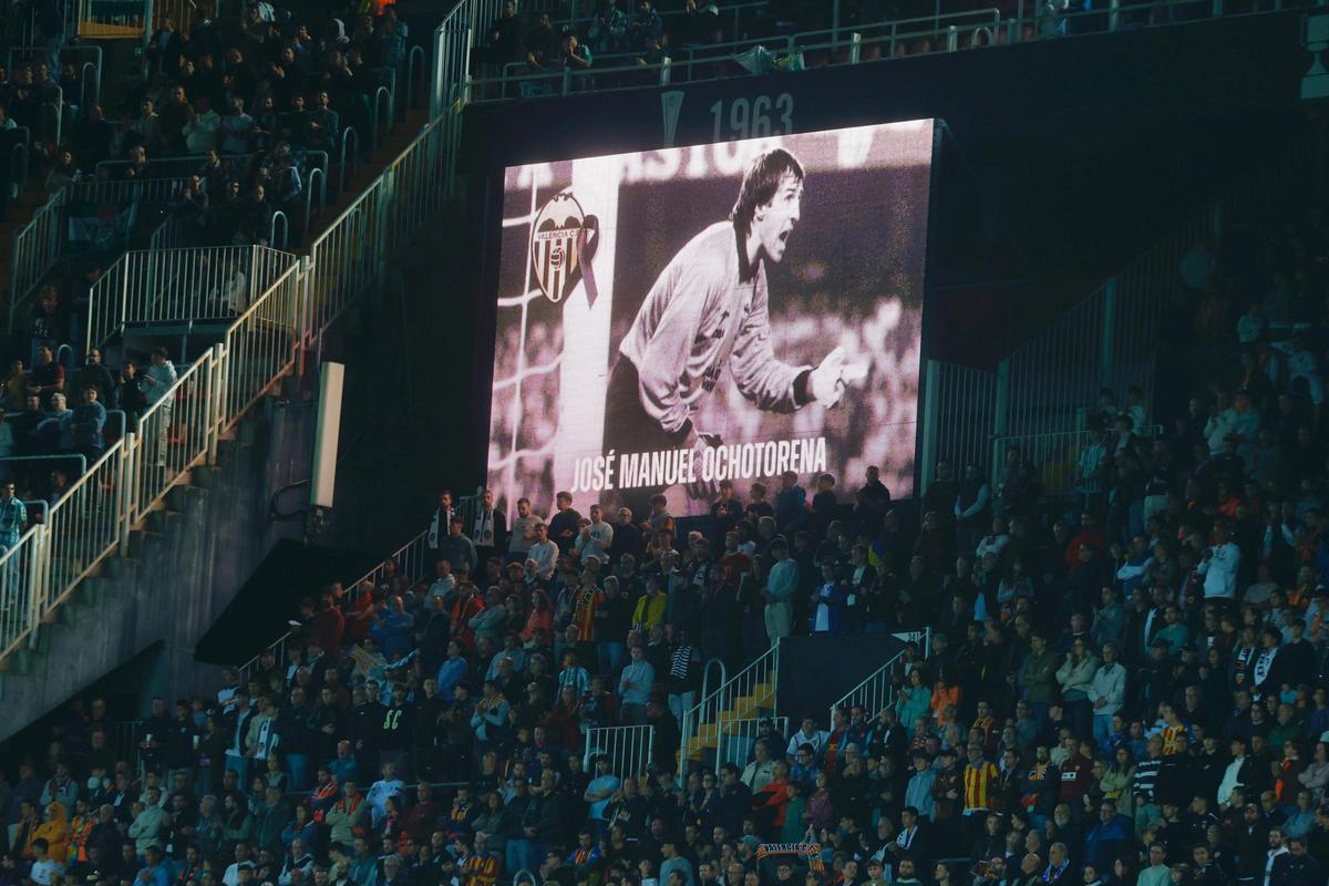 La imagen de Ochotorena, recientemente fallecido de cáncer, en el videomarcador