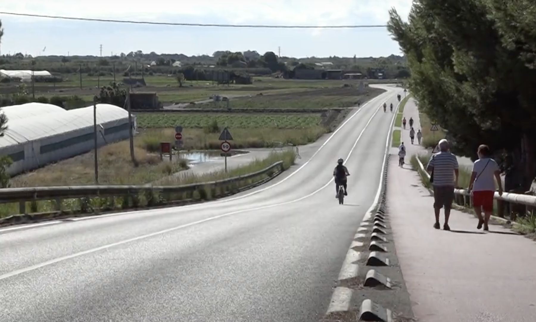 La ciudadanía de Viladecans toma el Camí del Mar con motivo de la Semana de la Movilidad