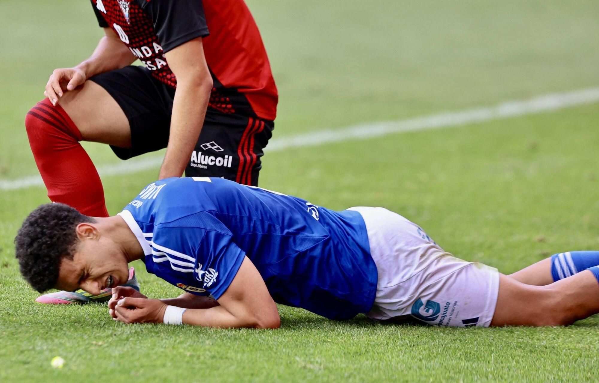EN IMÁGENES: Ambientazo en el primer partido de la final por el ascenso a Primero entre Mirandés y Real Oviedo