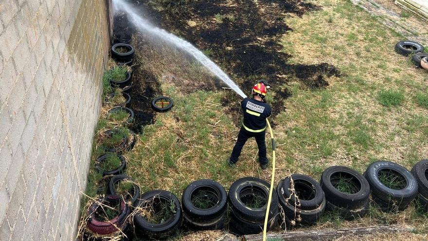 Fuego en el campo de tiro de Villaralbo