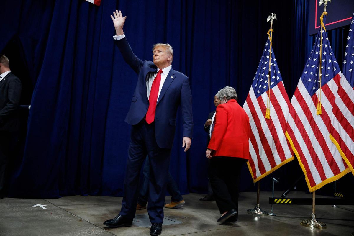 Trump arrasa en los caucus de Iowa