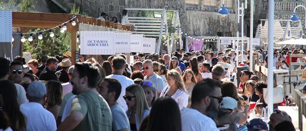 El passeig de la Marineta Cassiana es va omplir de gent durant la celebració del DNA a Dénia