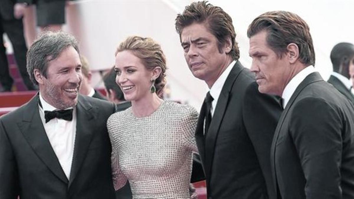 De izquierda a derecha, Denis Villeneuve, Emily Blunt, Benicio del Toro y Josh Brolin, ayer en Cannes.