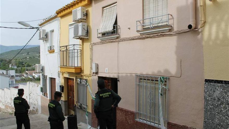 Investigan la muerte en extrañas circunstancias de una anciana