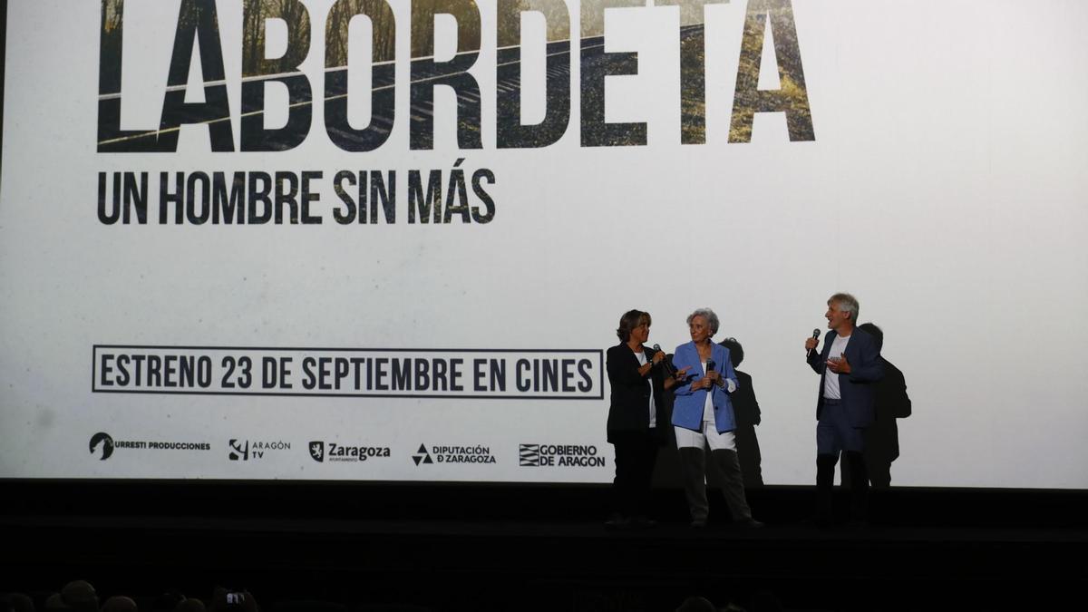El documental 'Labordeta, un hombre sin más', prenominado a los Goya, en su estreno en los cines Palafox de Zaragoza.