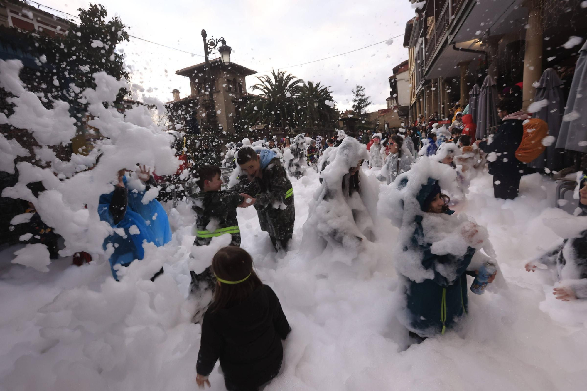 EN IMÁGENES: Así fue el espectacular 37.º Descenso de Galiana en el Antroxu de Avilés