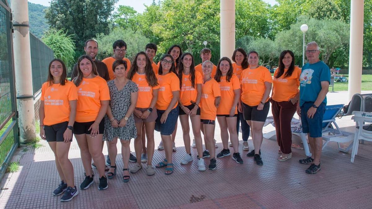 Personal y responsables de la escuela lúdico-educativa de verano de Bocairent