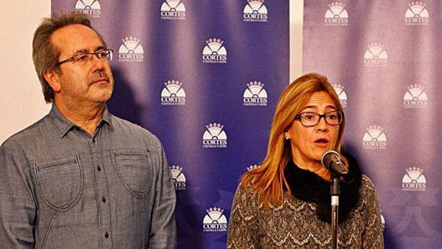 Francisco Guarido y Mayte Martín Pozo durante un acto oficial.