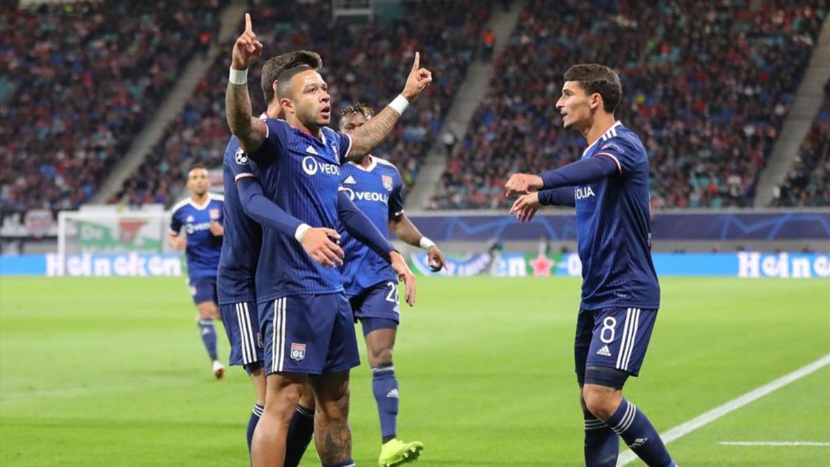 Depay y Terrier anotaron los goles