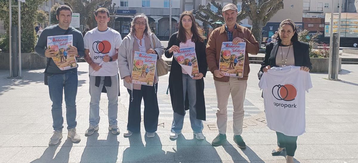 Un momento de la presentación de la Andaina Solidaria con el Párkinson, en Bueu. | FDV