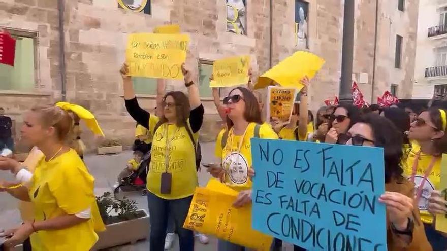 Los profesores mantienen la huelga indefinida