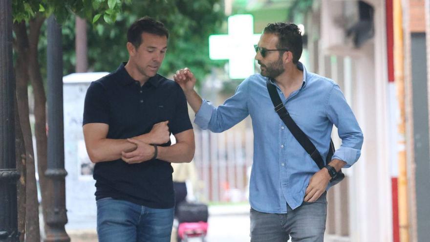 Carlos Marchena y Rubén Baraja, ayer, captados en exclusiva por Super y Levante-EMV. | FRANCISCO CALABUIG