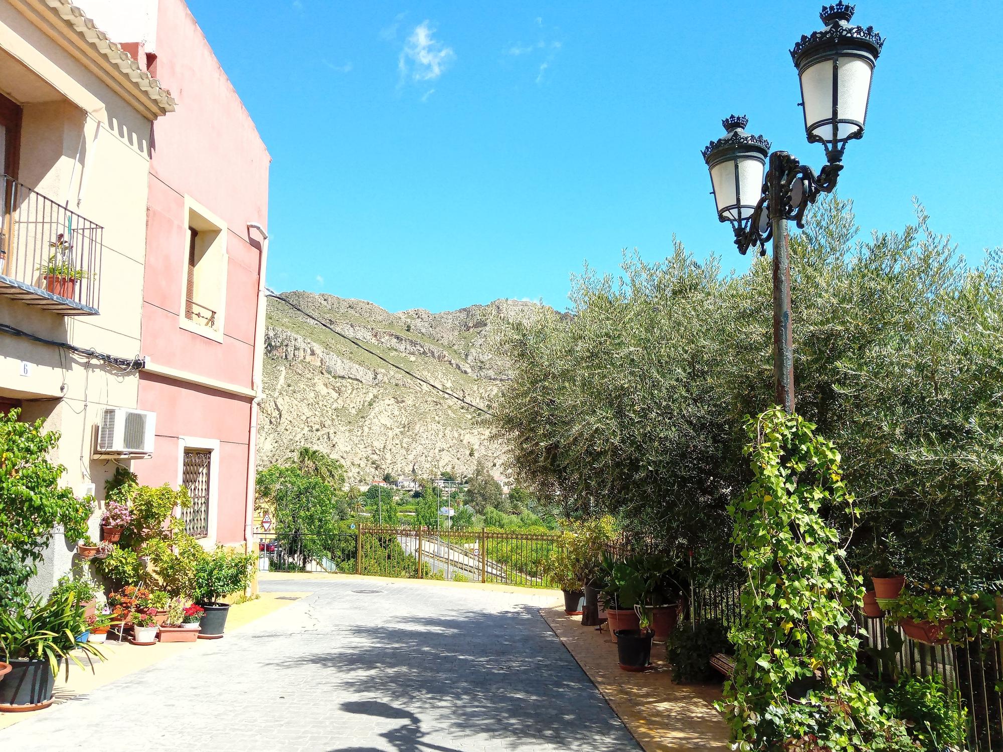 Villanueva tiene mil rincones para visitar uno de los valles más increíbles del Mediterráneo.