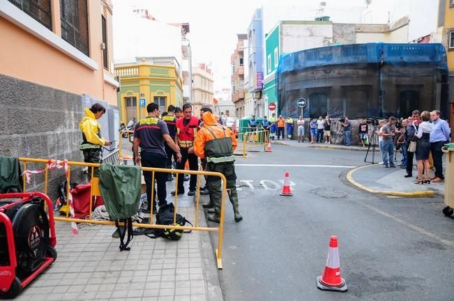 Efectivos de los Bomberos de Las Palmas de Gran ...