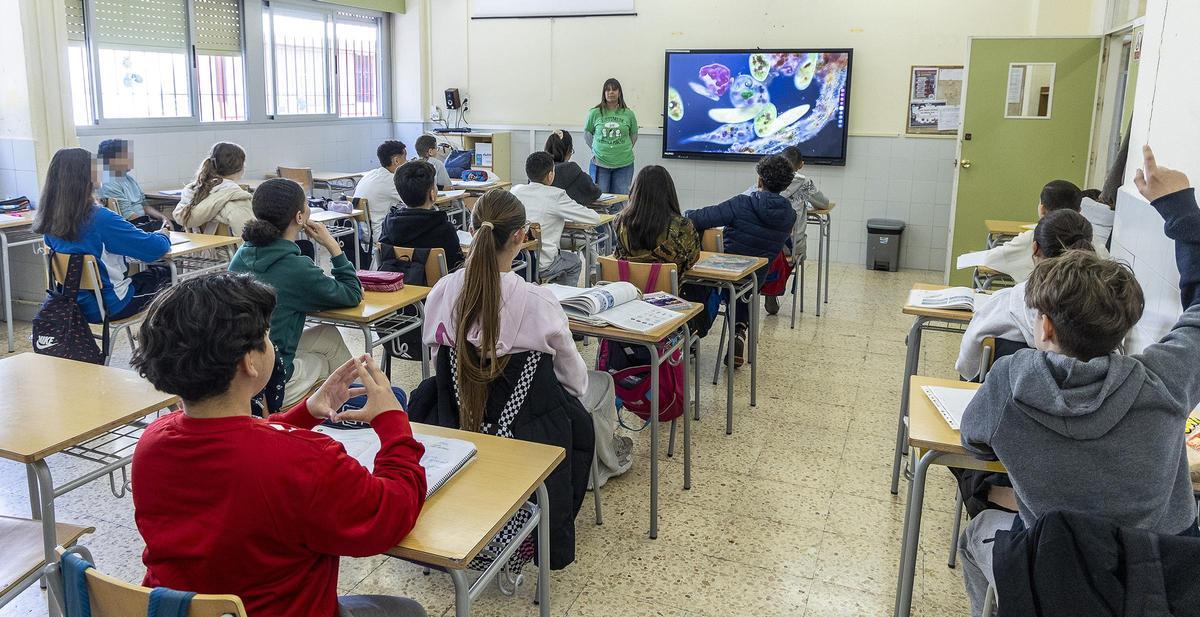 Aulas masificadas en el IES Virgen del Remedio de Alicante