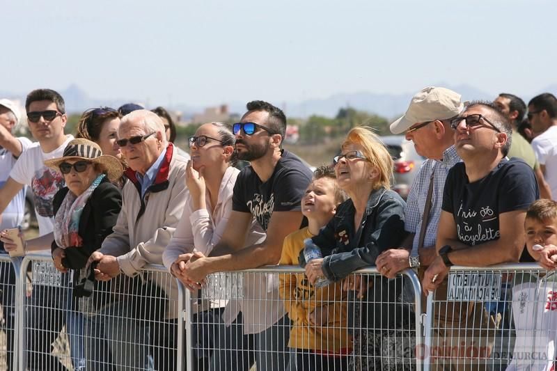 Exhibición de paracaidismo en la Base Aérea de Alcantarilla