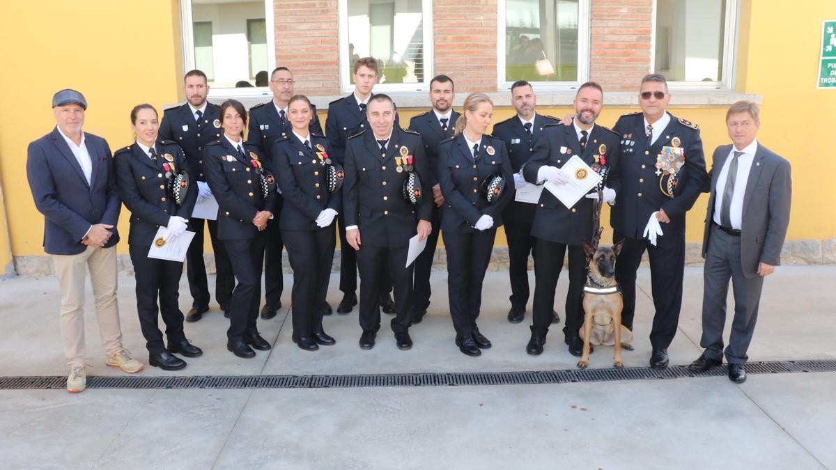 Els guardonats durant l'acte del dia de la Policia Local de Caldes de Malavella