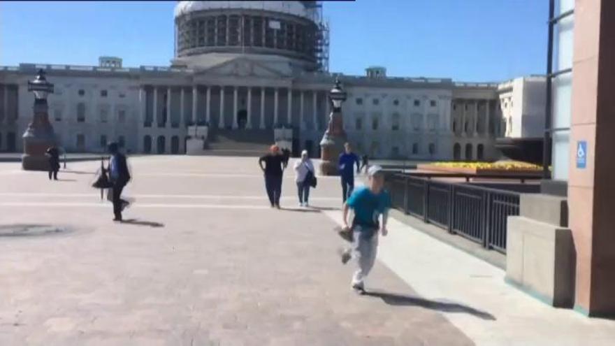 Un detenido por un tiroteo en el Capitolio de Washington