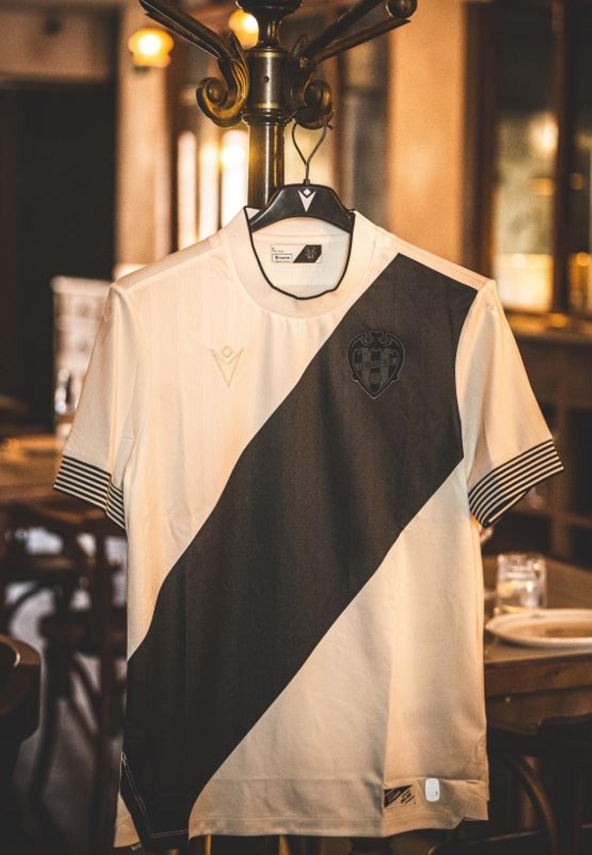 Camiseta retro del Levante