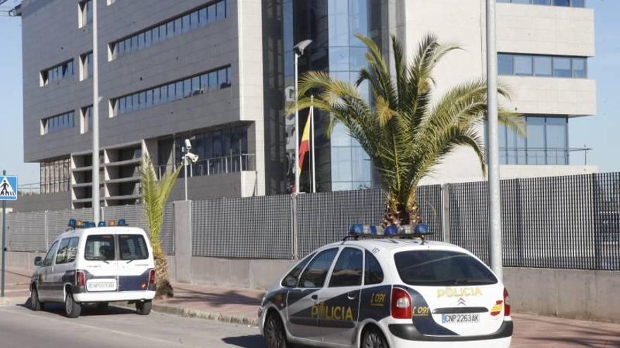 Rompe el lavabo y la puerta de un centro de salud de Castellón