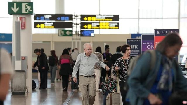 Viatgers a la T1 de l’aeroport de Barcelona - el Prat