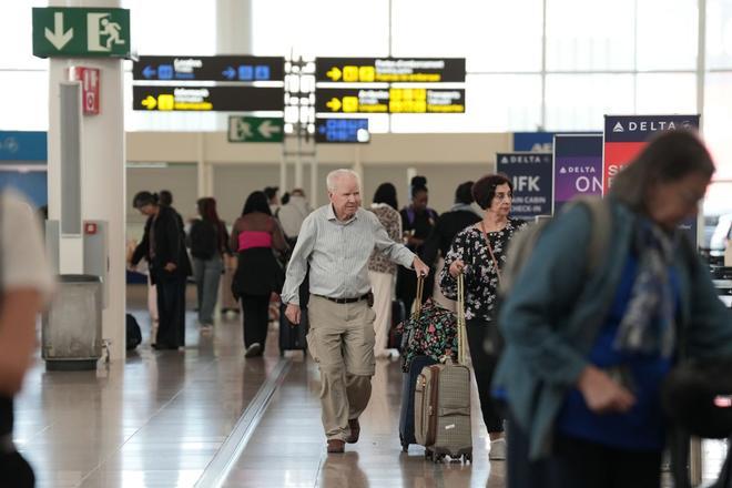 Una huelga indefinida en el 'handling' del aeropuerto de Barcelona-El Prat amenaza las vacaciones de dos millones de pasajeros