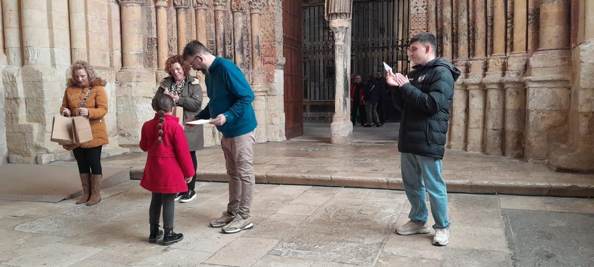 GALERÍA | La Junta Pro-Semana Santa de Toro entrega los premios a los escolares ganadores de su concurso de dibujo GALERÍA | La Junta Pro-Semana Santa de Toro entrega los premios a los escolares ganadores de su concurso de dibujo