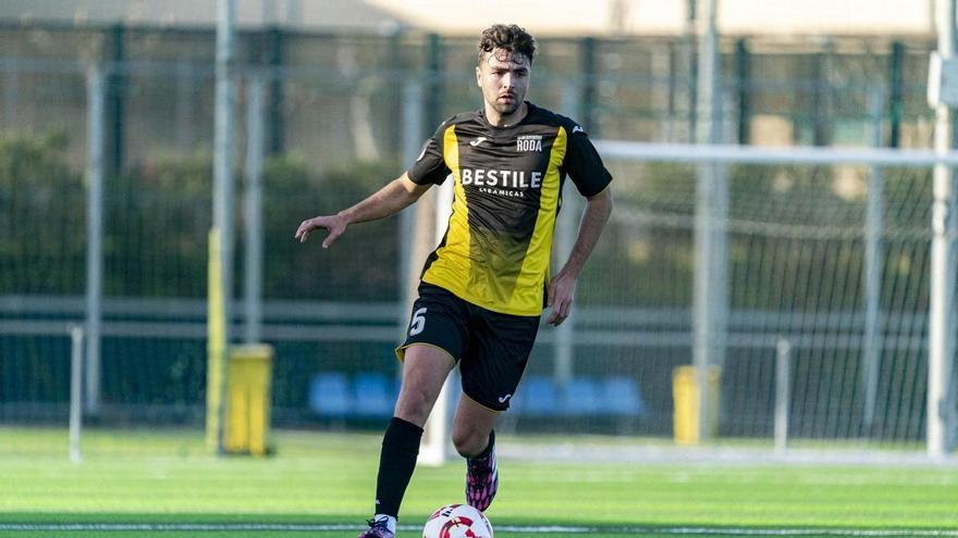 El Alzira construye su centro del campo con el fichaje de Adrián Gomis y Cristian García