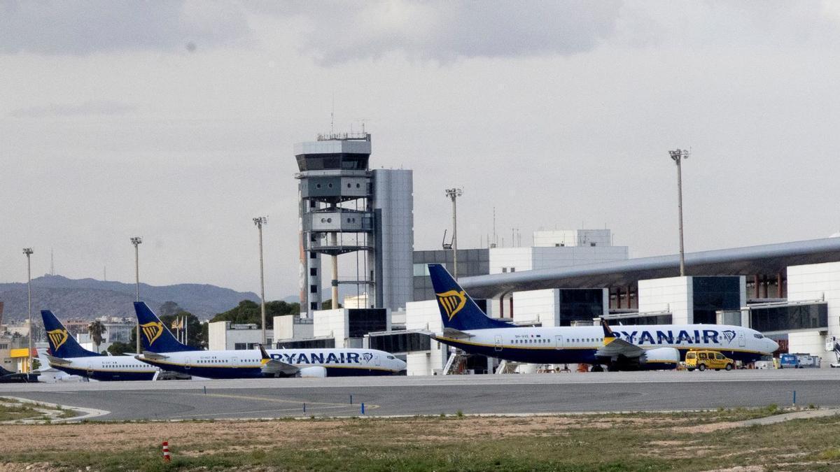 Aviones de Ryanair en el aeropuerto de Alicante-Elche Miguel Hernández.