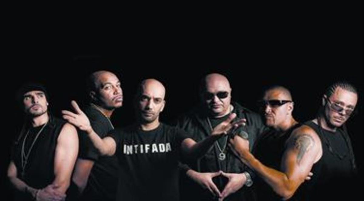 EL SEXTET, EL 2009. D’ESQUERRA A DRETA: JOTAMAYÚSCULA, SUPERNAFAMACHO, KAMIKAZE, MR. RANGO, PACO KING I EL MESWY. EL SEXTET, EL 2009. D’ESQUERRA A DRETA: JOTAMAYÚSCULA, SUPERNAFAMACHO, KAMIKAZE, MR. RANGO, PACO KING I EL MESWY.