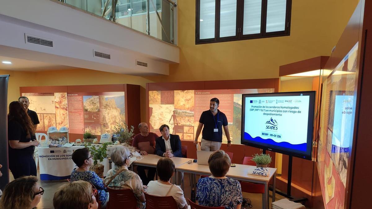 Presentación del acondicionamiento de senderos de Quesa y Bicorp.