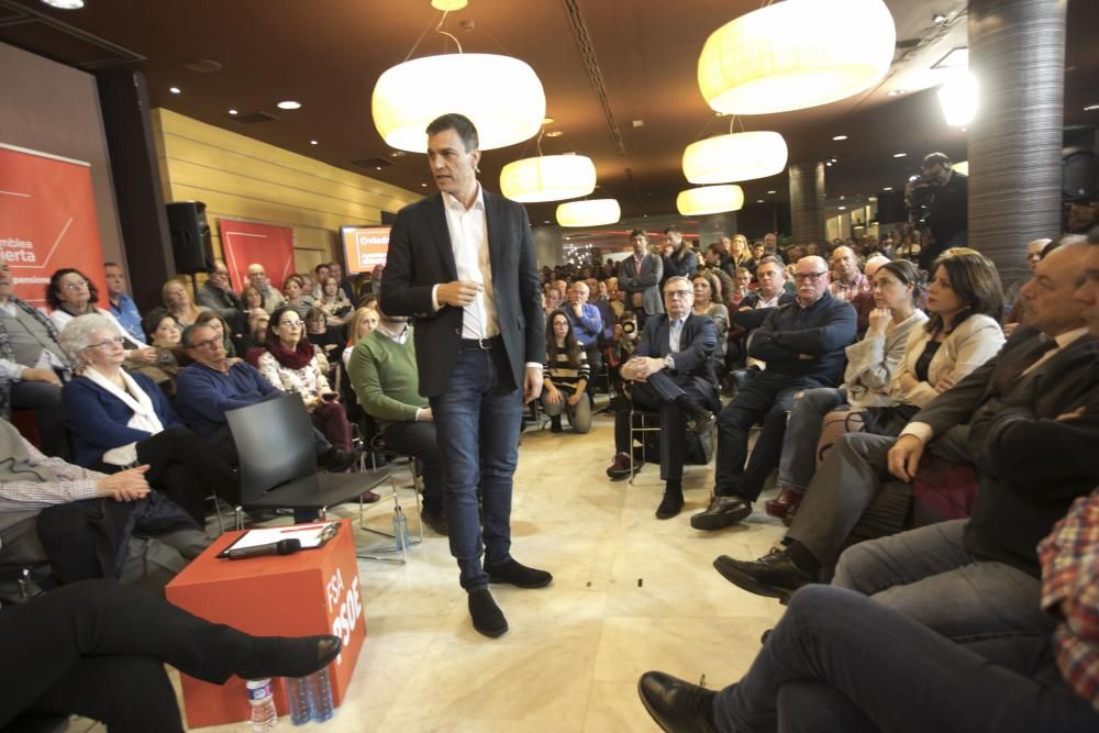 Asamblea con Pedro Sánchez en Oviedo